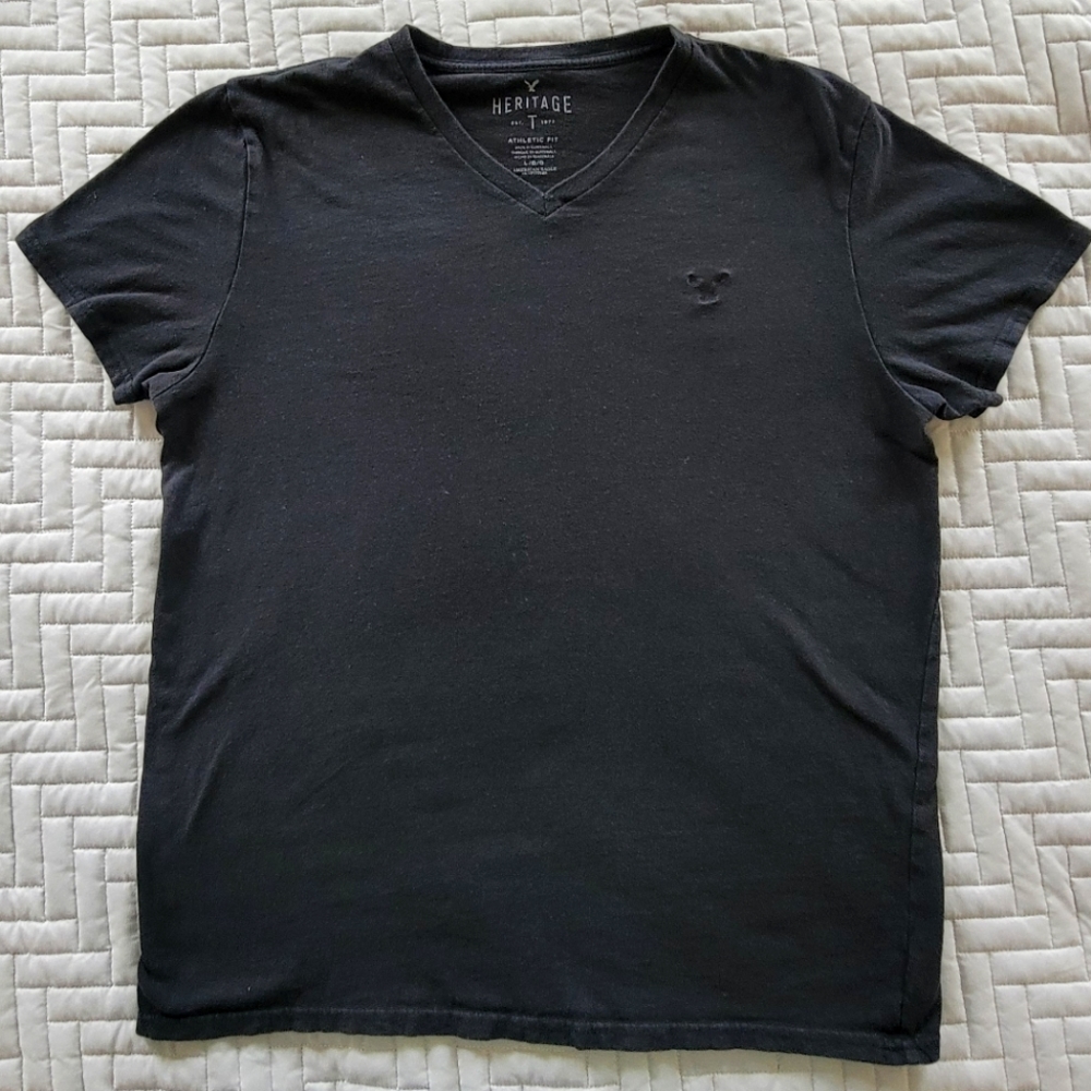 American Eagle Short Sleeve Heritage V-Neck T-Shirt